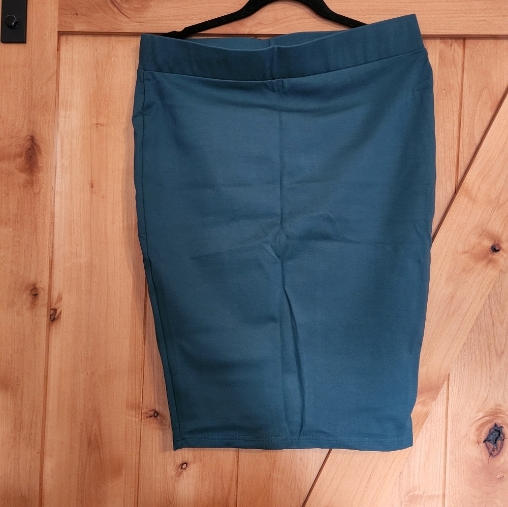 Green pencil skirt